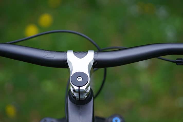Leichtbau am Trailbike: Mit der Freigabe nach ASTM 5 eignet sich der leichte Lenker von Bike Ahead sogar für Enduros.