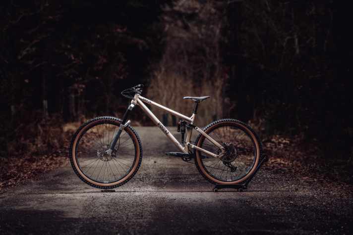 The Kavenz VHP14 with 143 mm travel at the rear and 160 mm at the front.