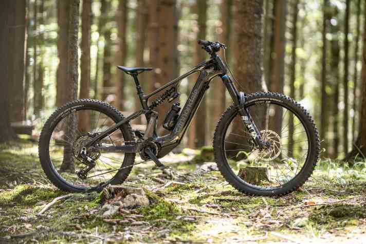 Cannondale Moterra LT: Bosch CX // 800 Wh // 170/165 mm // 29/27.5 inch (Mullet) // 25.2 kg // 7399 euros.