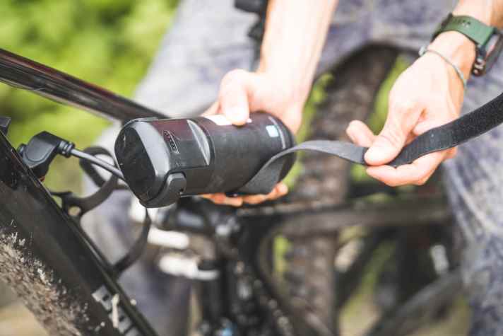 If you want to increase the range, you can also add the 160 range extender (1080 g incl. cable and attachment) from TQ to the bottle cage.