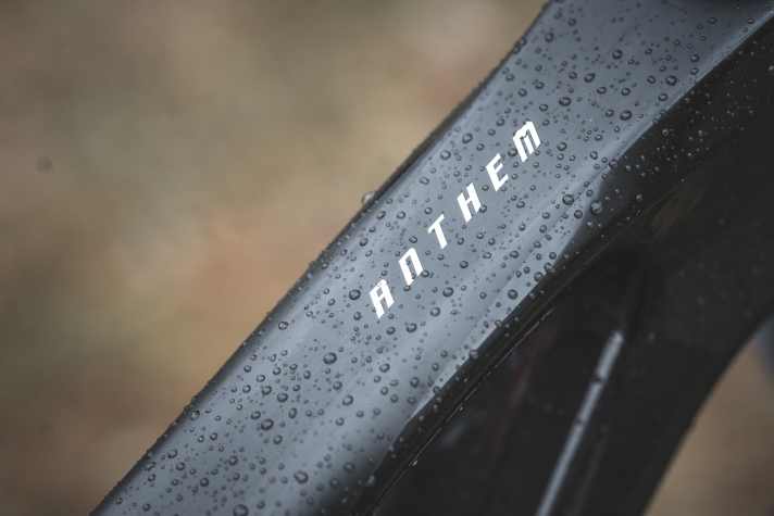 Giant manufactures the carbon prepregs for the lightweight Advanced SL frame itself. A unique selling point!