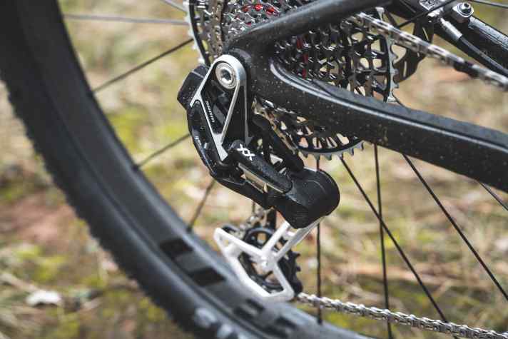 Only the finest: The Sram XX SL Transmission drivetrain is lightweight and shifts reliably.