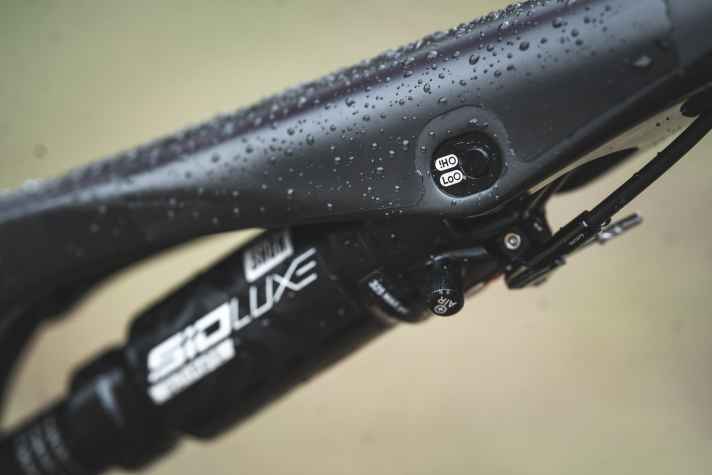 A flip chip in the shock mount on the Giant Anthem Advanced SL allows you to fine-tune the geometry.