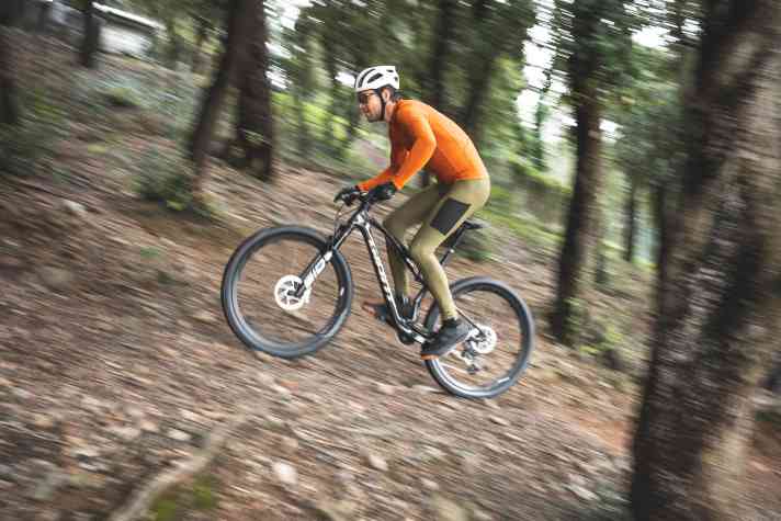 Made for fast cross-country laps: The Giant Anthem Advanced SL can call itself world champion in the XCO discipline.