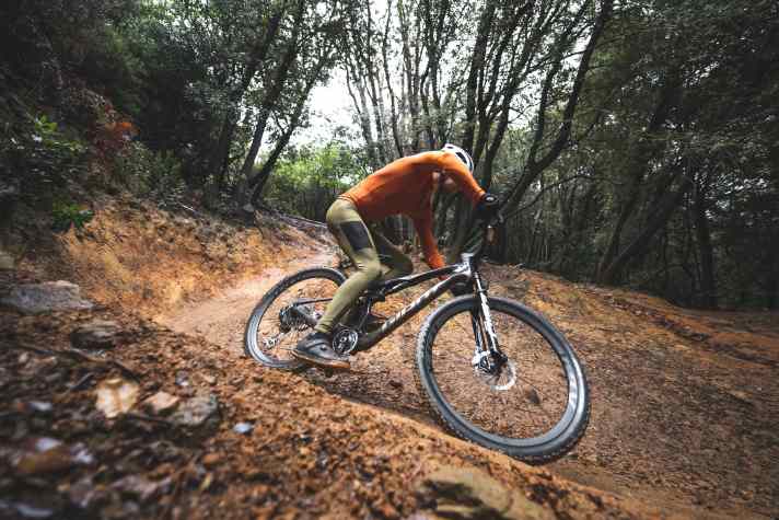 The stiffness of the Gaint Anthem Advanced SL doesn't go to extremes in any direction. That's a good thing!