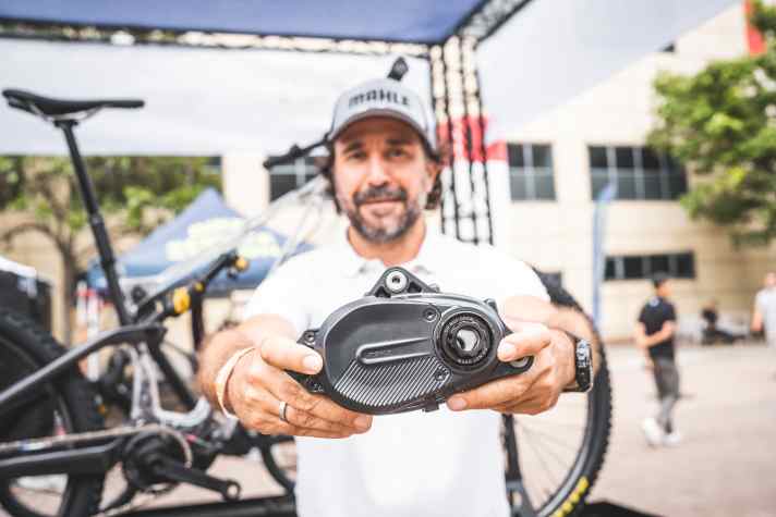 2,5 Kilo, 850 Watt: Mit diesen Werten hat DJI vor einem Jahr die Branche geschockt. Jetzt ziehen die Spanier von Mahle mit dem M40 nach.