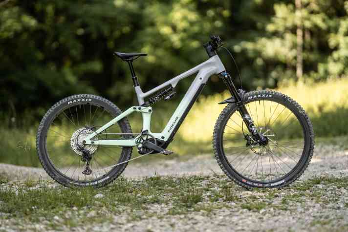 Length runs! The Focus Sam² is consistently designed for full throttle on difficult descents.