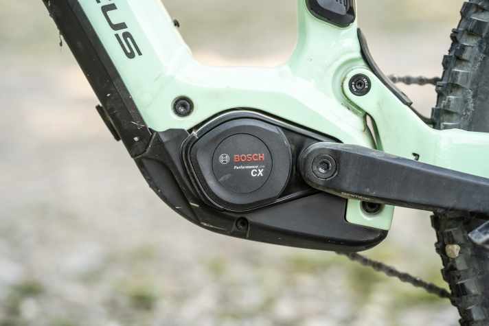 Bosch Performance CX // 100 Nm max. torque // 750 W peak power // up to 400 % assistance