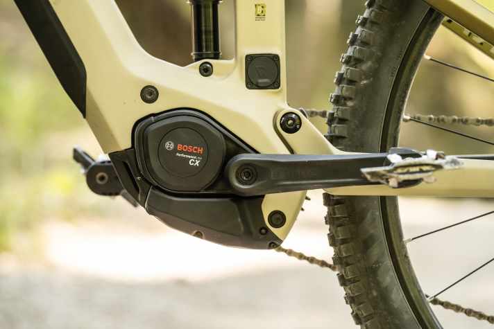 Bosch Performance CX // 100 Nm max. Drehmoment // 750 W Spitzenleistung // bis 400 % Unterstützung