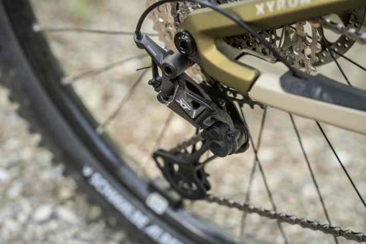 Bewährt, klassisch, gut: Shimanos XT-Schaltung liefert mit 10 - 51 Zähnen eine gute Bandbreite und fein abgestufte Gangwechsel.