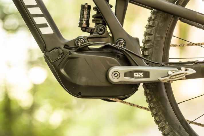 Seltener Gast: Der Sram Eagle Powertrain bringt dem Propain Ekano 2 CF individuellen Charme.