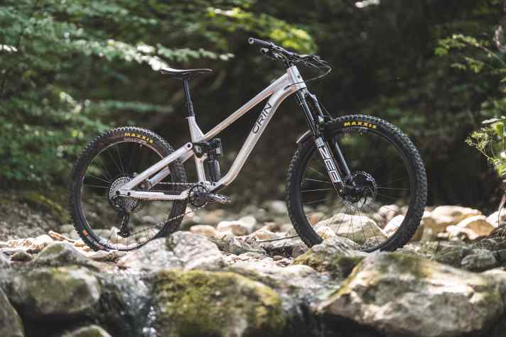 The Grin One is the newcomer among the German aluminium enduro bikes and was born out of a private passion.