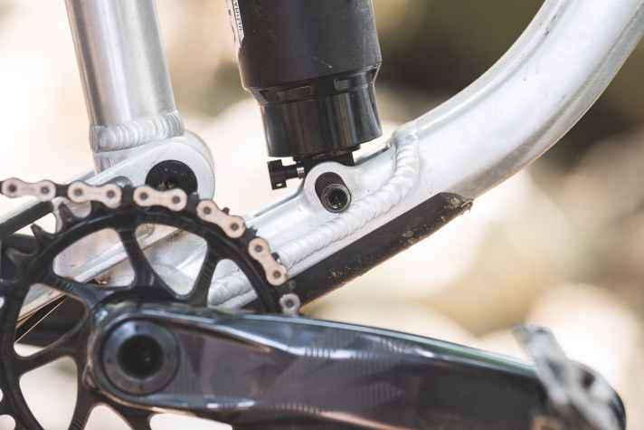 Flip-Chip über einer langen Schweißraupe: Die Details des Grin One Serienbikes können sich sehen lassen.