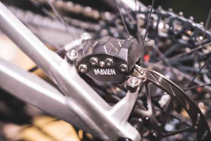 The Sram Maven has brute braking power. A disc diameter of 200 millimetres at the front and 180 millimetres at the rear is more than enough.