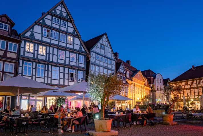 Half-timbered houses and restaurants characterise the image of the residential town of Celle.