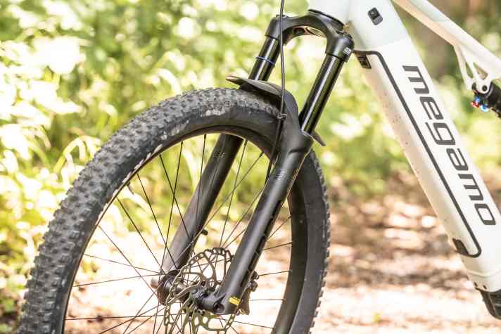 SR Suntour Zeron 36 with 150 mm travel.
