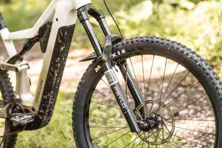 Fluffy, but quickly overtaxed in serious trail use: The affordable Psylo Silver from Rockshox.
