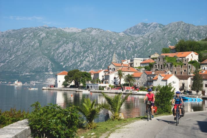 Villen in der Bucht von Kotor, der feudalsten Gegend Montenegros.