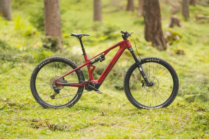 Merida eOne-Sixty SL 6000: Bosch SX // 400 Wh // 160/160 mm // 29 inch // 20.5 kg // 5999 euros.