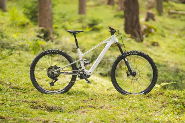 Mondraker Sly // Bosch SX // 400 Wh // 29 inch // 160/150 mm // 21 kg // 5999 Euro.