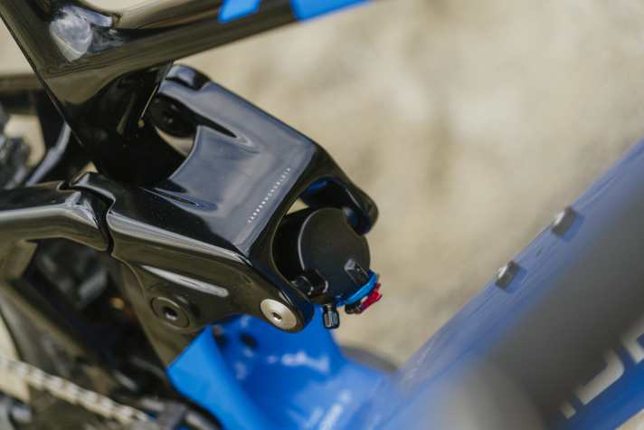 Neue Plattform: Der Dämpfer arbeitet nun liegend. Dazu gibt’s nun einen Flipchip, um die Geometrie leicht anzupassen.