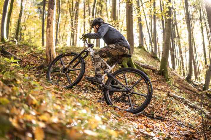 32 Zoll erhöht die Traktion und verbessert so die Uphill-Qualitäten.