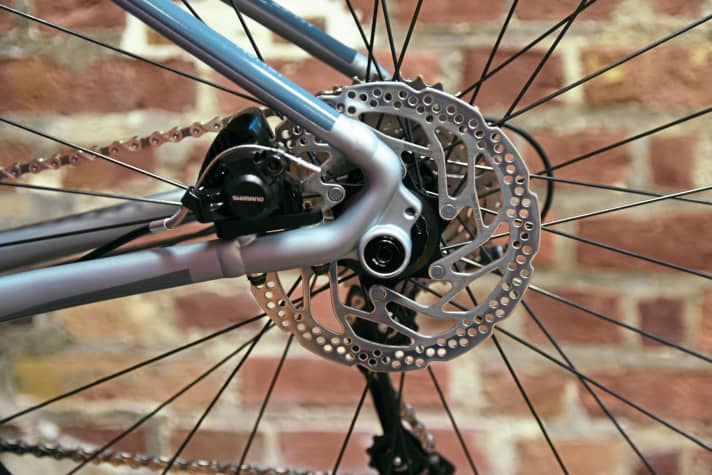 Mechanische Discbrakes werden sonst eher an günstigeren Bikes verbaut. Ihre Performance ist okay, sie werden dem Rad aber nicht gerecht.