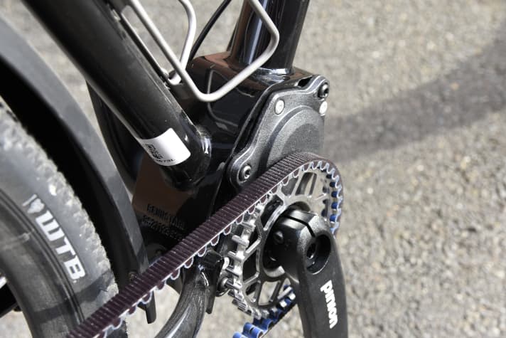 With a heavy load or heavy people, the bottom bracket area in particular is subjected to heavy loads.