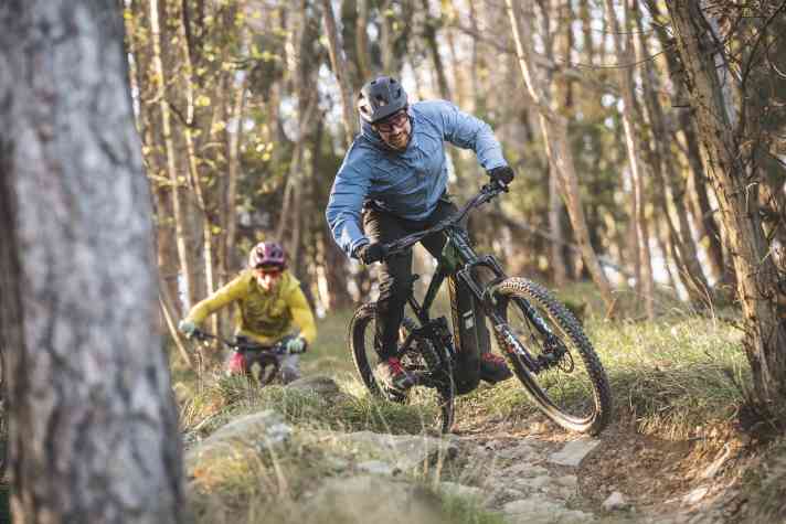 Geometry? Bull's eye! Chassis? Omnivorous. On the downhill, the Vala literally encourages you to leave the brakes open and take the straight line.