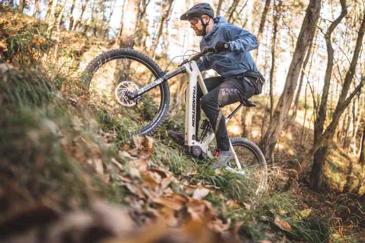 The Transition Regulator CX doesn't shine on the climbs with its range, but the riding characteristics are convincing across the board.