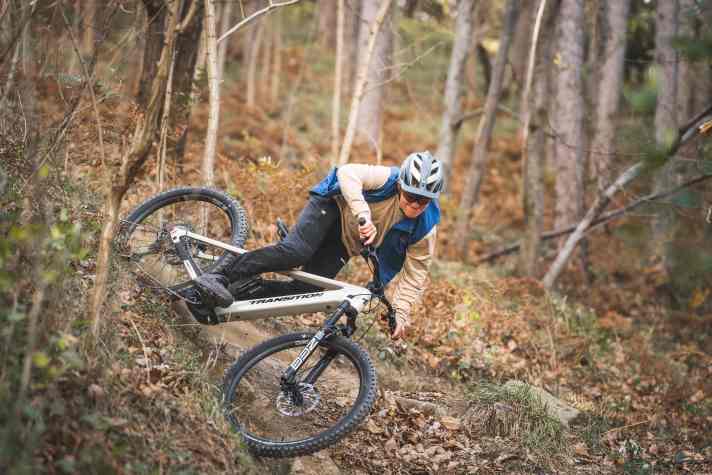 Mit genügend Schmackes schwenkt das Transition um die Kurven wie ein Nissan Skyline aus Fast & Furious mit Paul Walker am Gaspedal. Damit landet es ganz oben auf Max’ Favoritenliste.