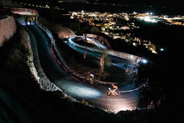 A night ride celebrated its premiere on Thursday with the Epicnight. Without time pressure - but with a party at the lake afterwards.