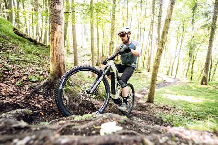 Climbs with confidence: the Cannondale Moterra 3.