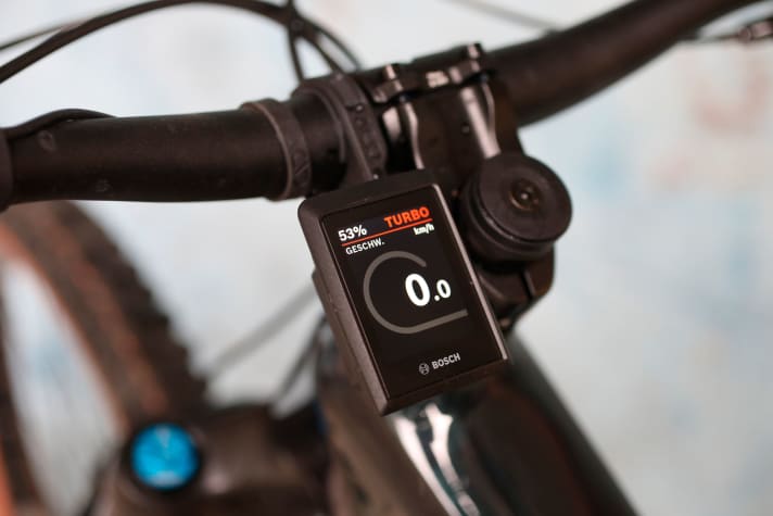 The Kiox 300 from Bosch displays a wealth of riding and performance data and also helps with navigation.