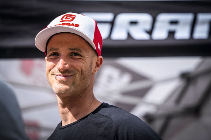 Travelling the world as an experienced World Cup racer: Johannes "Fischi" Fischbach.