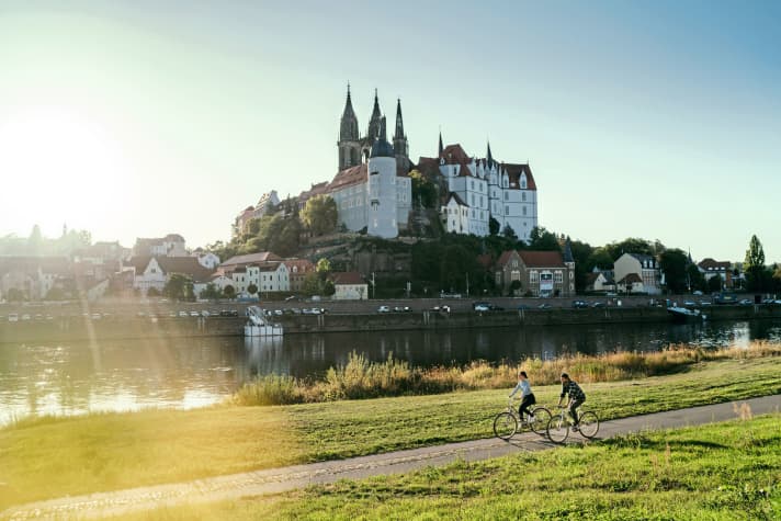 Blick von dem Elbradweg auf die Albrechtsburg und den Dom von Meißen.