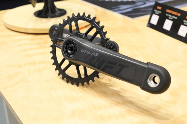 Ideal for really light trail fullys or on a race bike: the new Praxis Works Lyft carbon crank.