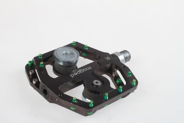 Beim Magnet-Pedal von Magped wir die Verbindung per Magnet hergestellt - der Kompromiss konnte im Test nicht überzeugen.