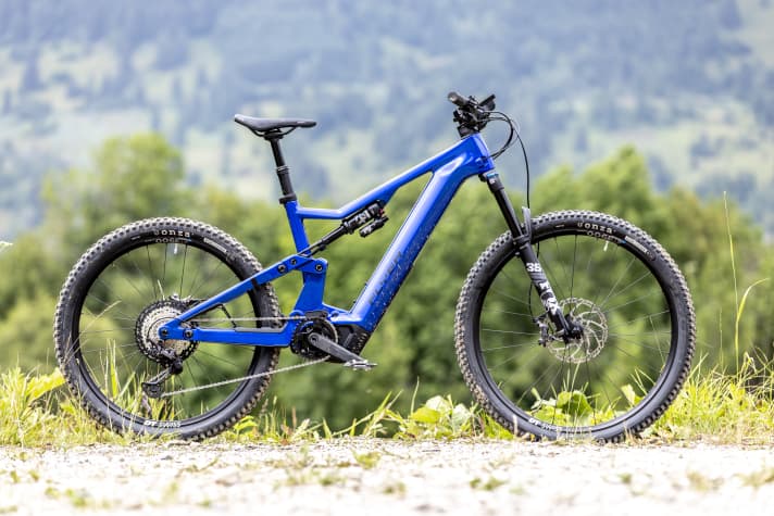 Das Flyer Uproc X 8.70 will für 7999 Euro das Schweizer Taschenmesser unter den E-Mountainbikes sein.