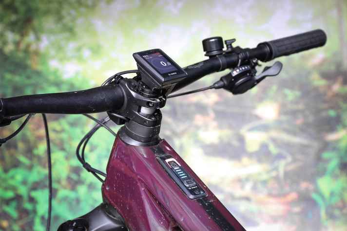 Full infotainment: In addition to the system controller in the top tube and the wireless mini-remote, a Kiox 300 is emblazoned above the stem.