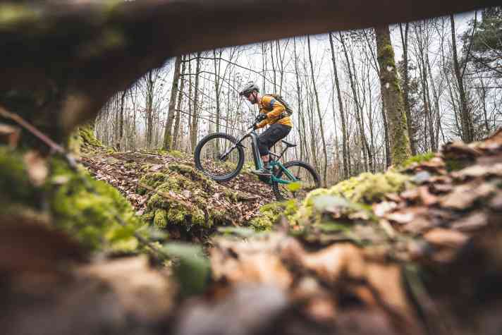 Bergauf ist man mit dem Jam² sehr unkompliziert unterwegs, auch wenn es mal kniffelig wird.