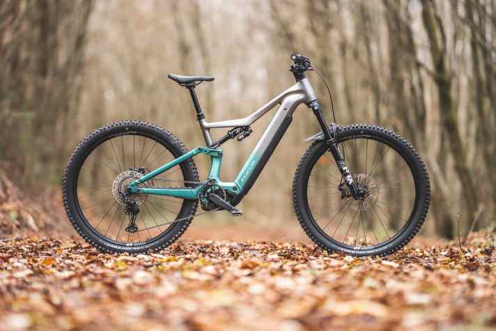 Das Focus Jam² 6.9 kostet je nach Akku 6699 oder 6999 Euro und setzt auf den neuen Bosch Performance CX.