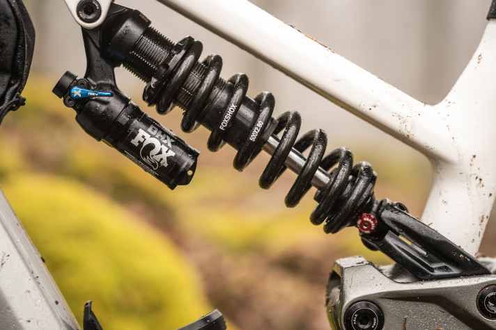 The steel spring damper on all models is just one indication of the heavy-duty approach of the new Focus Sam².