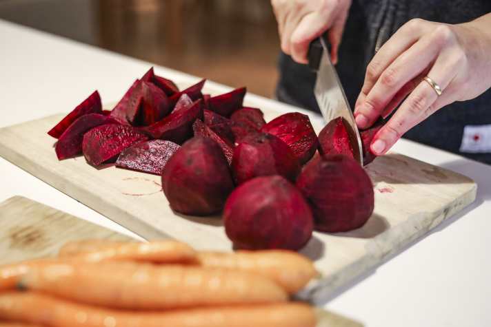 Good sports nutrition is healthy and balanced, ideally fresh. Dietary rules that are too strict quickly degenerate into stress, especially at the start of the season.