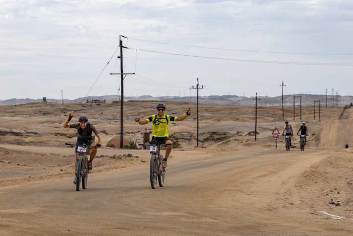 Man kann den Atlantik schon riechen. Es ist nicht mehr weit bis zum “Platz am Meer” in Swakopmund.