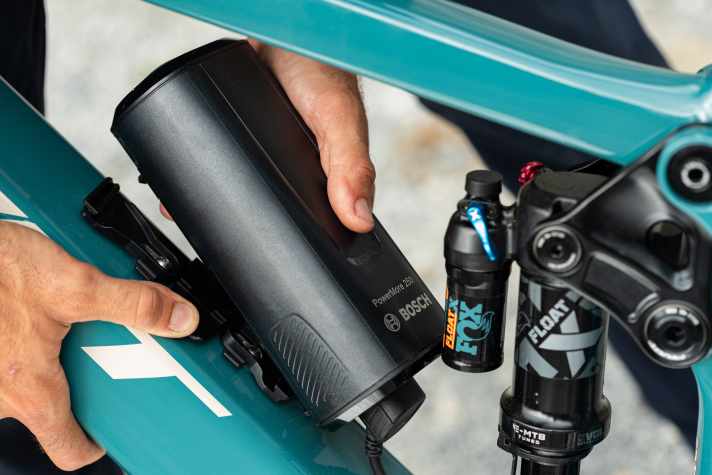 The Bosch Power More 250 can be installed as an option. A range extender with 250 additional watt hours.