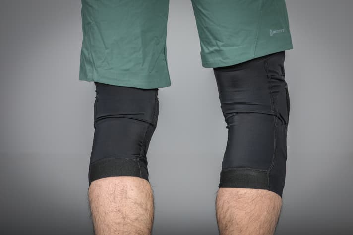 Some fresh air only reaches the knee at the back. The front is very robust.