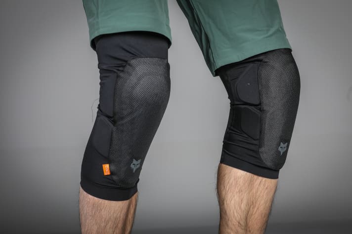 A snug fit, good protection - the Fox is a top MTB knee pad for more demanding use.