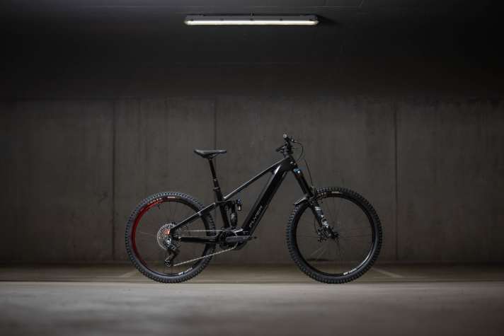 Flyer Uproc Evo:X 8.50 // Bosch Performance CX // 800 Wh // 180/170 mm // 29/27.5 inches // from 24 kilos // 8999 euros