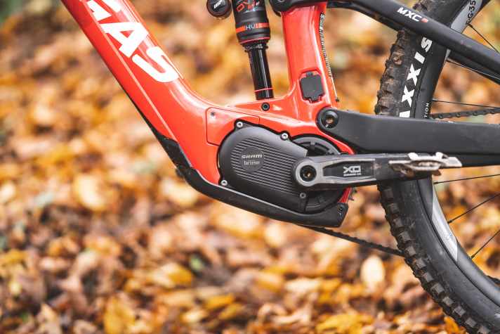 Srams Eagle Powertrain relies on the powerful Brose Drive SMag for the motor.